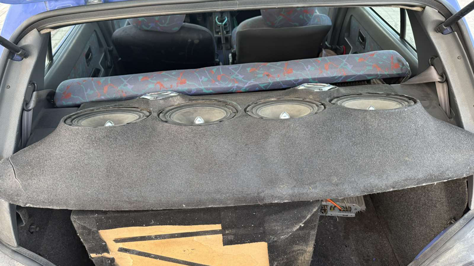 Ζεφύρι: 12χρονος οδηγούσε αυτοκίνητο, συνελήφθη η μητέρα του!